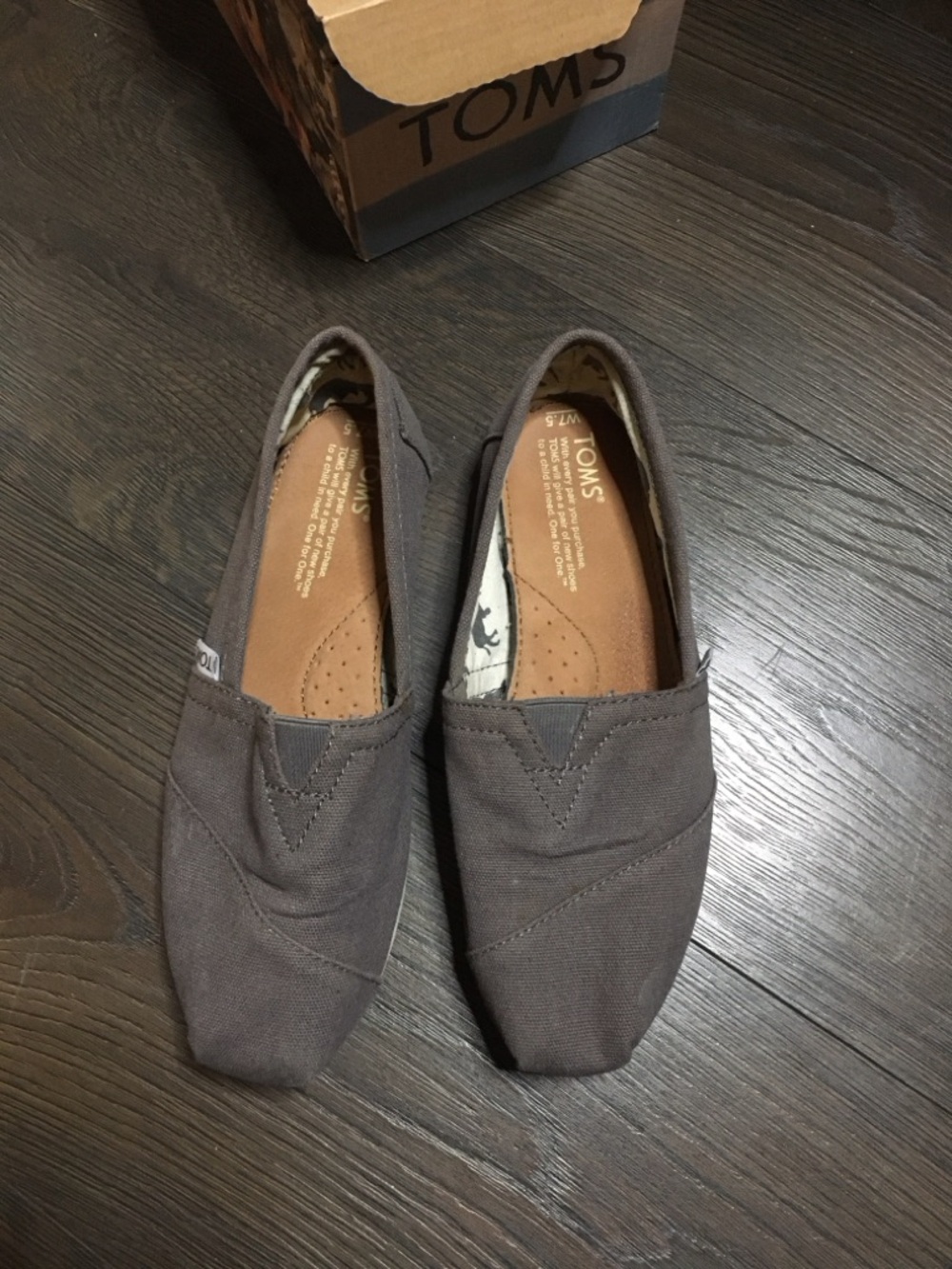 TOMS Womens Classic Slip-On Shoe in Ash Gray - Picture 8 of 10